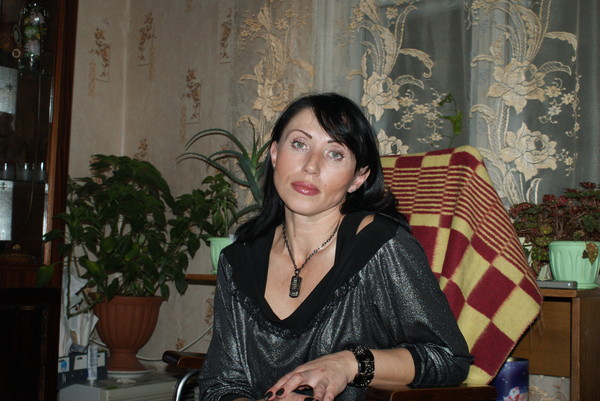 Елена Еленова