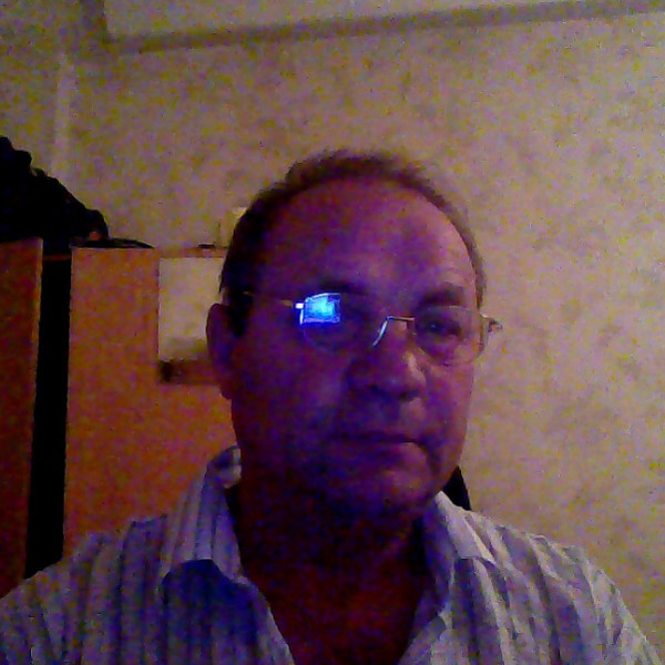 Виктор Карев
