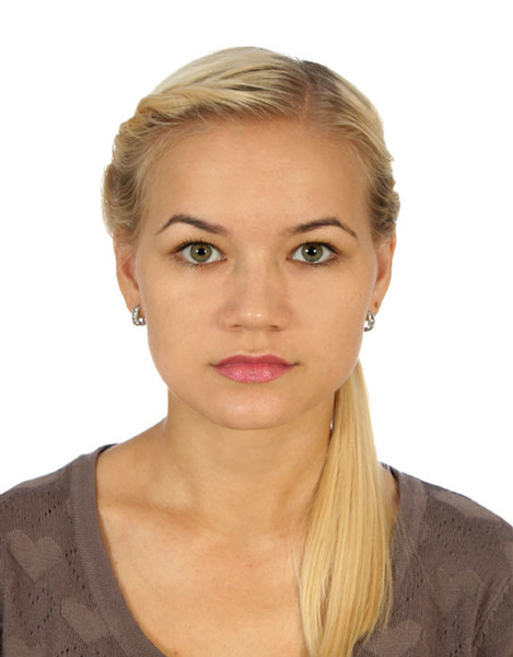 Елена Максимова