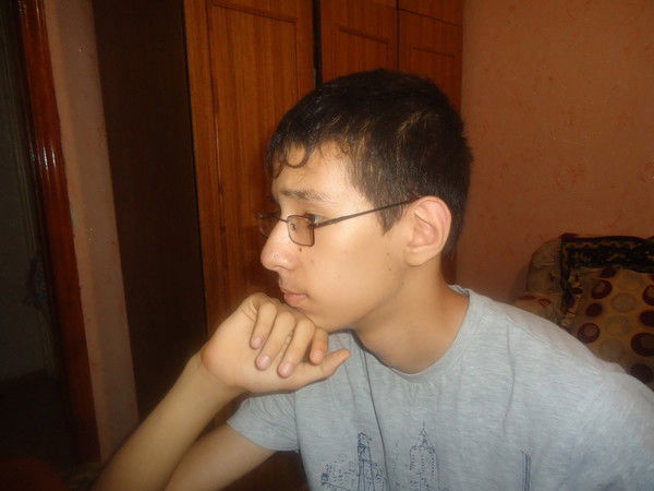 Мадияр Шарипов