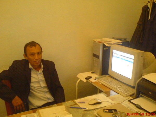 Уткир Ахмедов