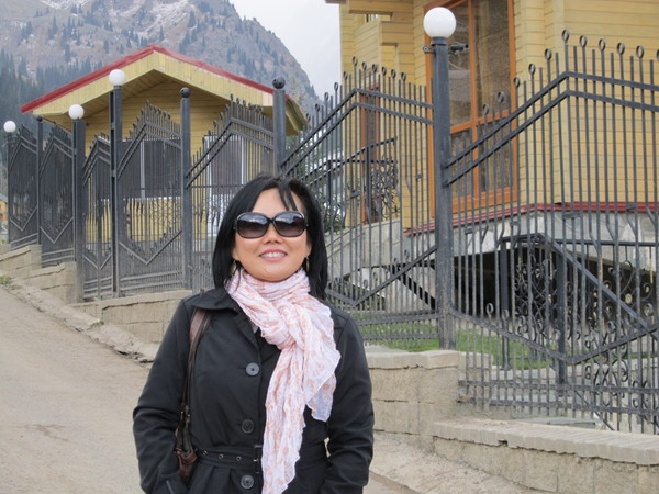Yelena Li