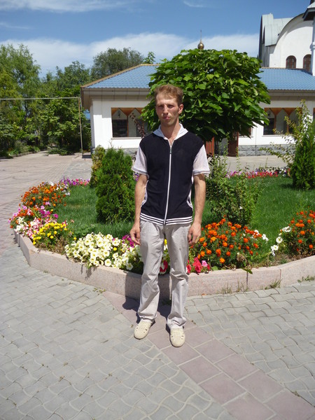 Sanek *_ *