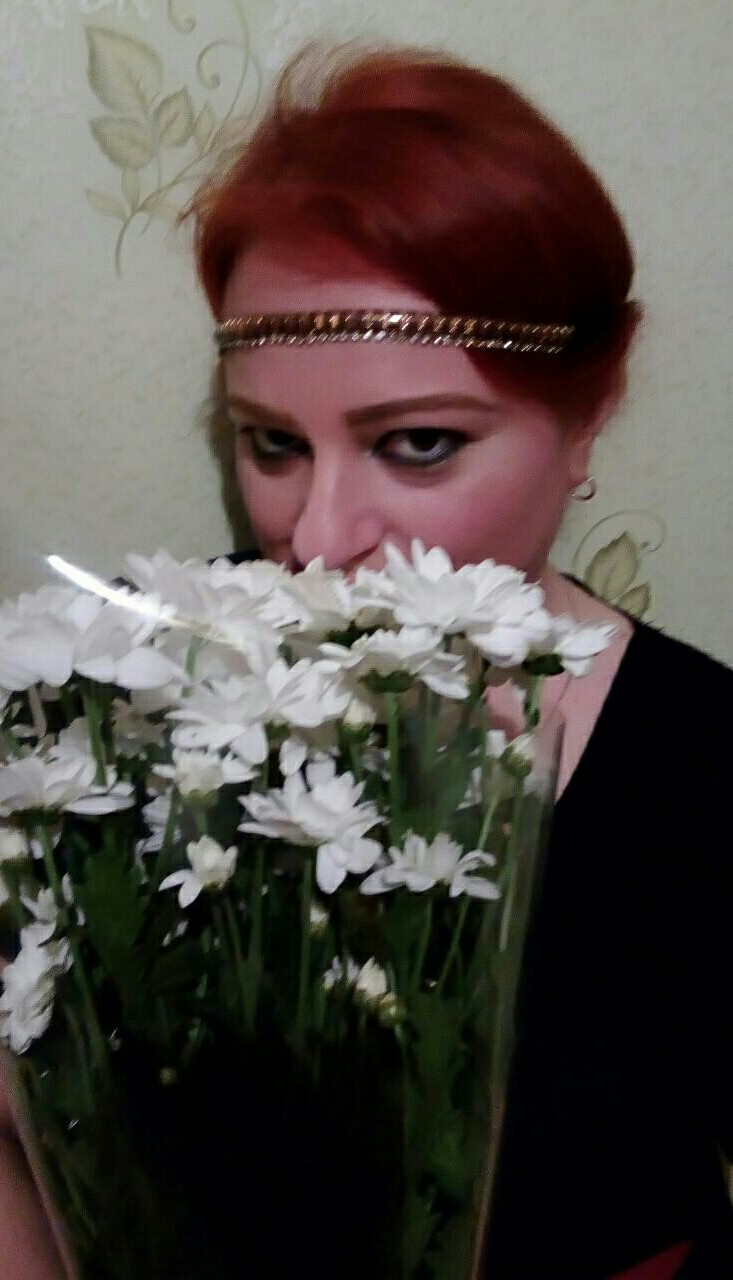 Юлия Младенова