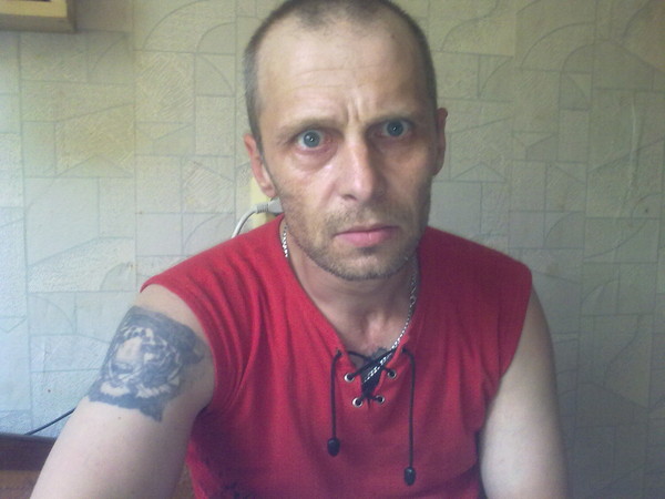 Денис Леонов