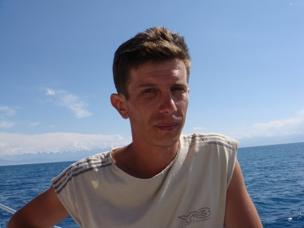Владимир Петров