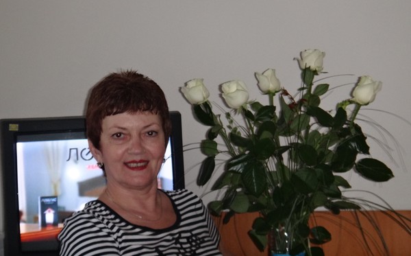 Лариса Азарова