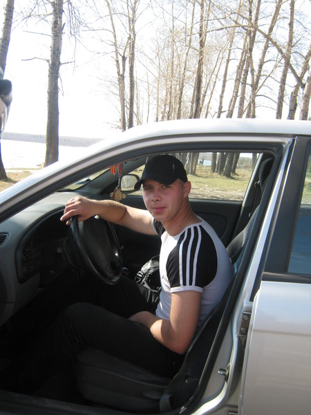 Anton )))