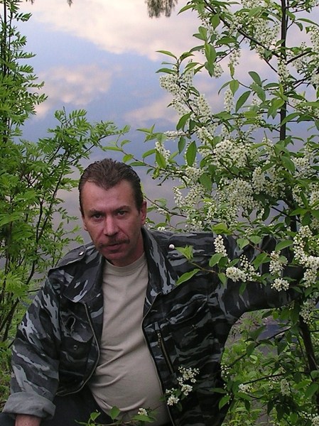 Олег Новиков