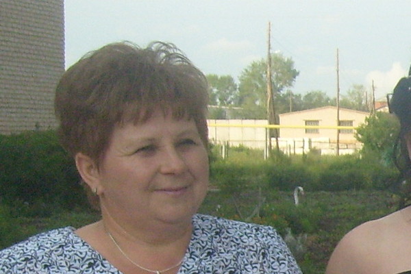 Лариса Лезова