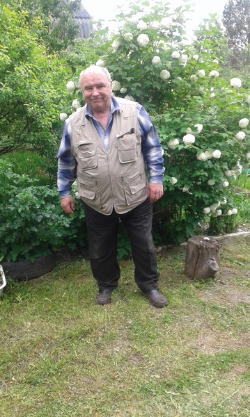 Анатолий Макаров