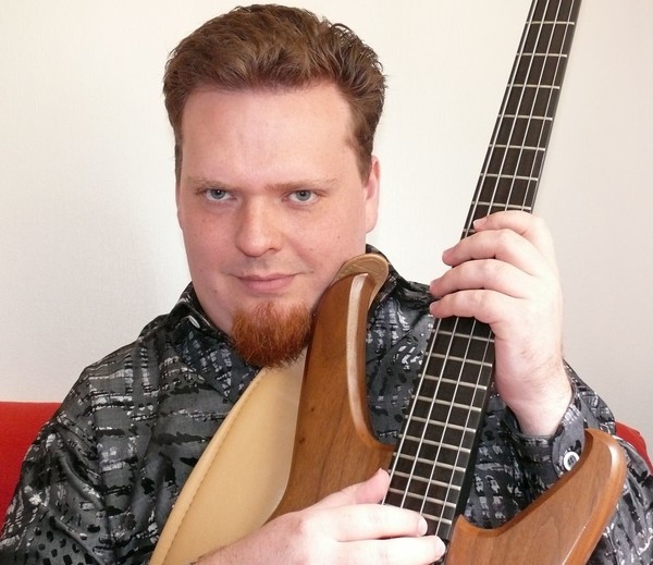 Лев Бахрах