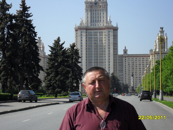 Виктор Карлов