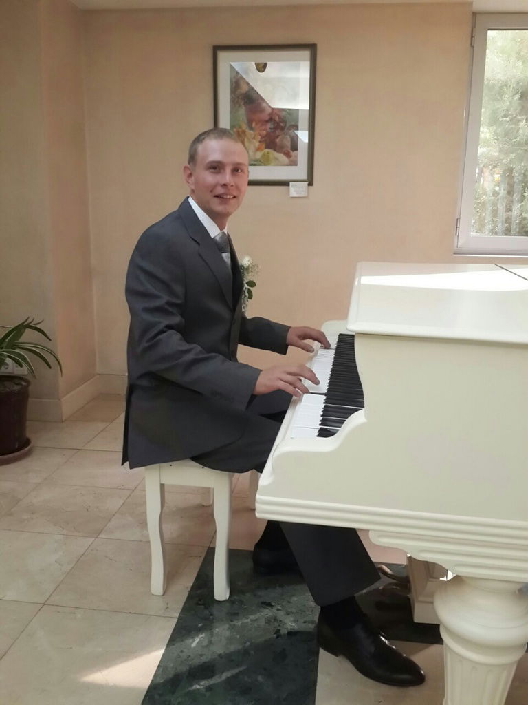 Андрей Андрей