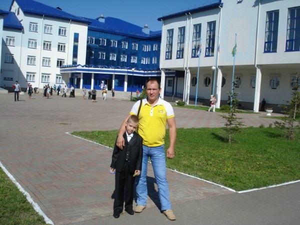 Александр Лавров