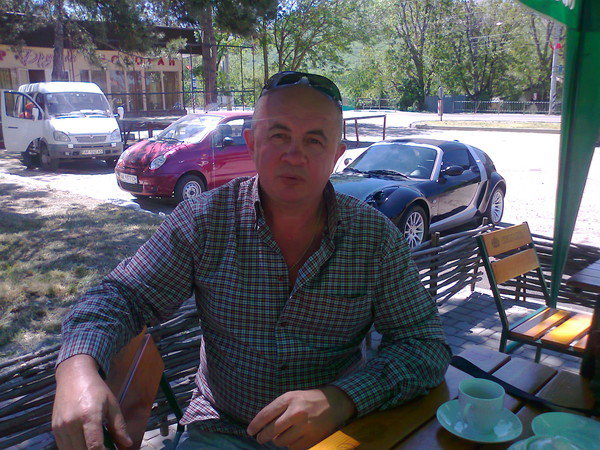 Олег Величко