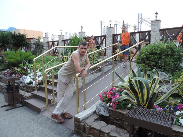 Анатолий Долганов