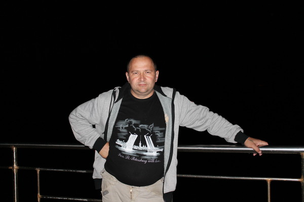 Александр Безруков