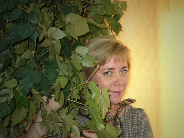 Елена Долгополова