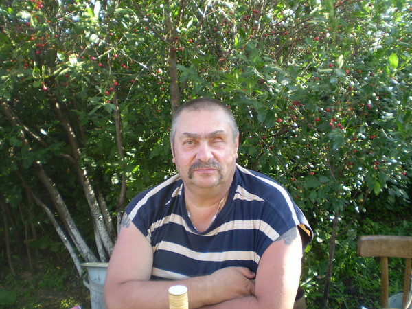 Александр Комраков