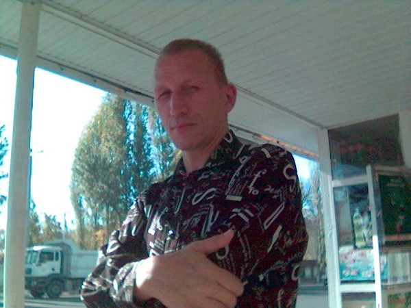 Александр Леонтьев