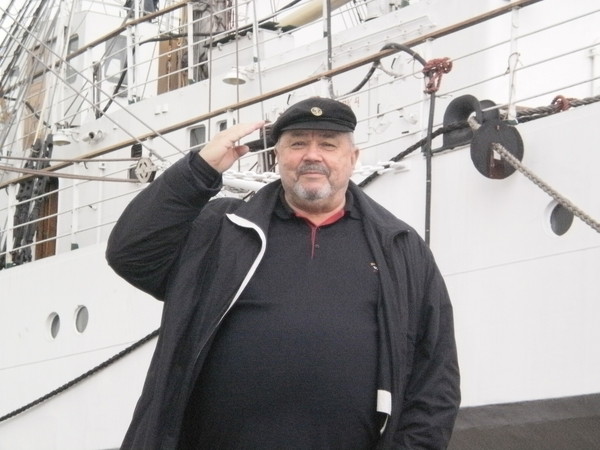Виктор Олейник