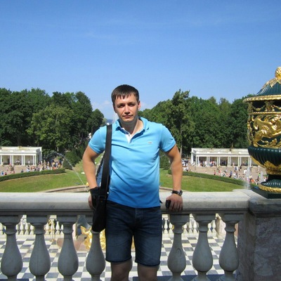 Денис Емельянов