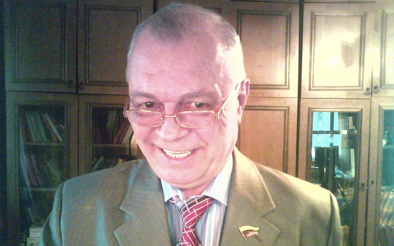 Владимир Болов