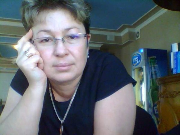 Лена Суюрова