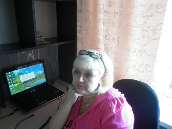 Елена Дзиф