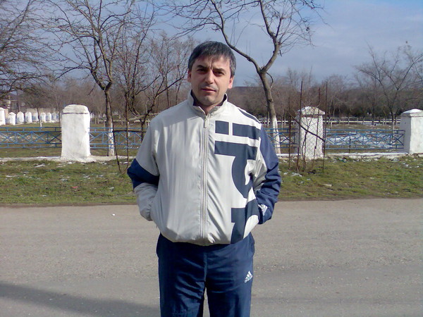 Ислам Алиев