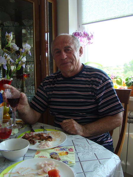 Евгений Николов