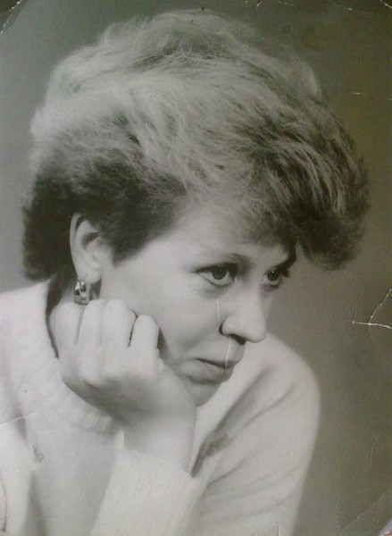 Елена Новоженова
