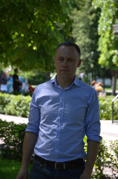 Денис Салютин