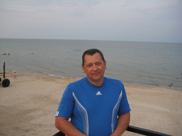 Андрей Довбня