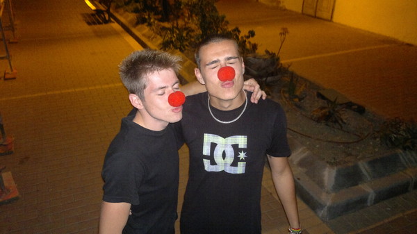 Elit )