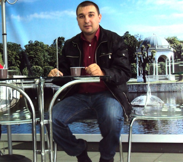 Саня Костин