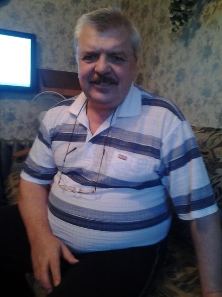 Николай Леонов