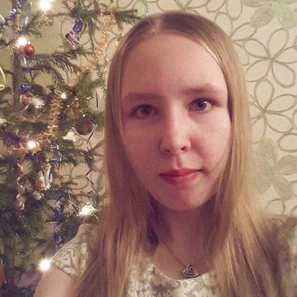Лена Холкина