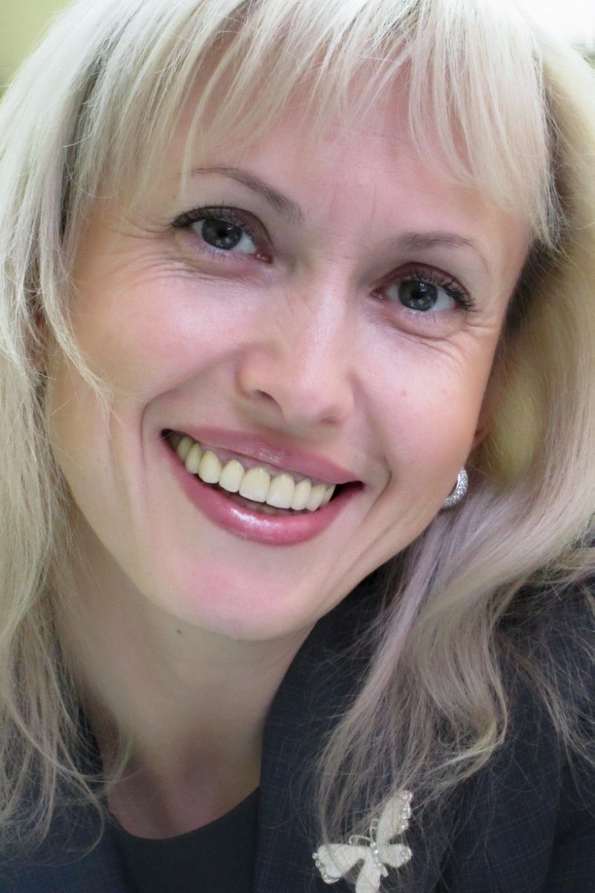 Елена Чернощек
