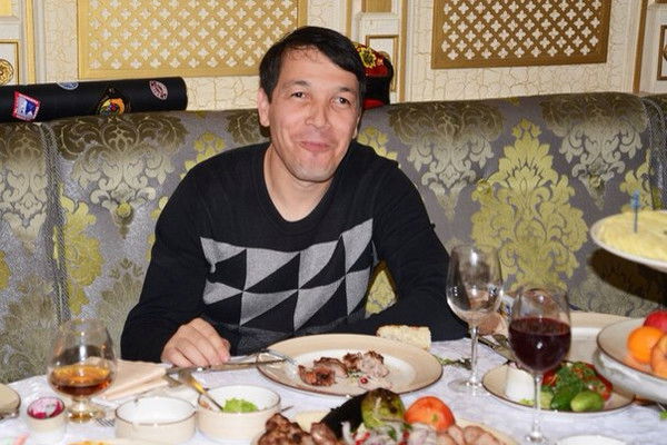 Отабек Умаров