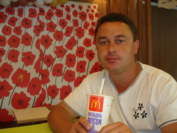 Олег Новиков