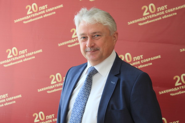 Валерий Школьников