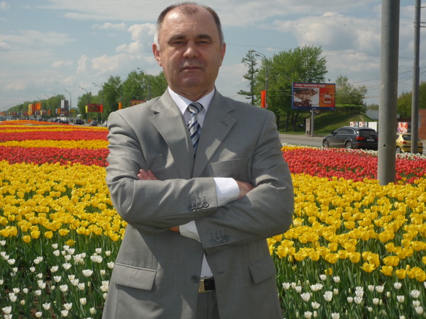 Николай Попов