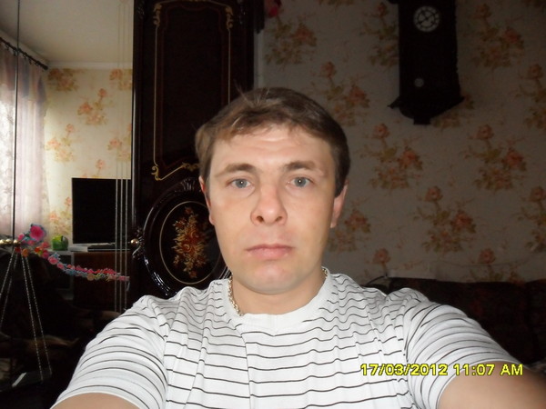 Александр Левин