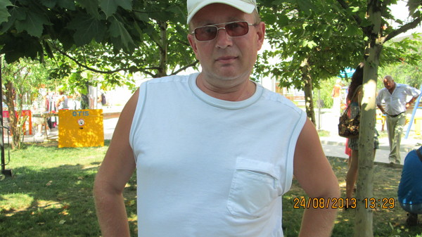 Андрей Комаров