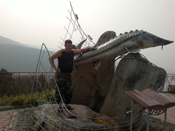 Евгений Серов