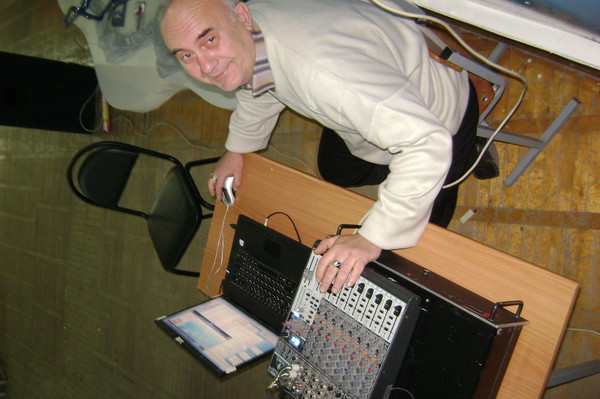 Олег Лебедев