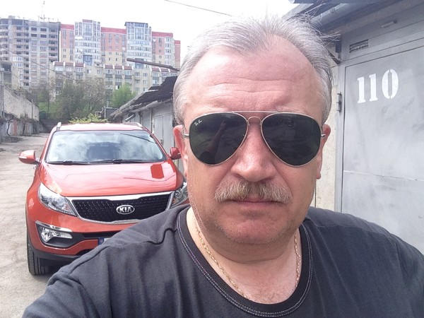 Виктор Опря