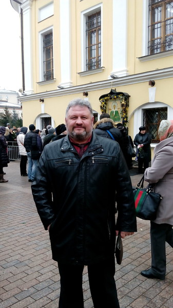 Константин Мельников